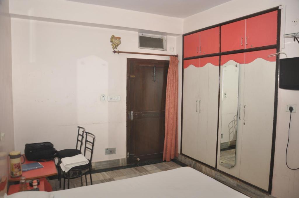 Aapnni Hotel Jaipur Værelse billede